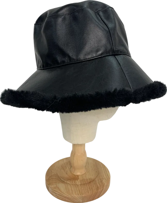 Charlotte Simone Black Faux Fut Lined Bucket Hat One Size