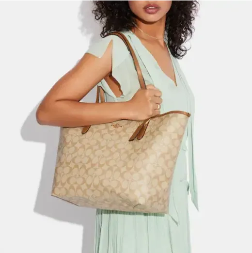 Coach City Tote In Signature Canvas