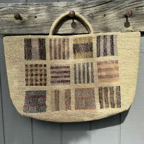 XL Raffia basket with emboridered discs